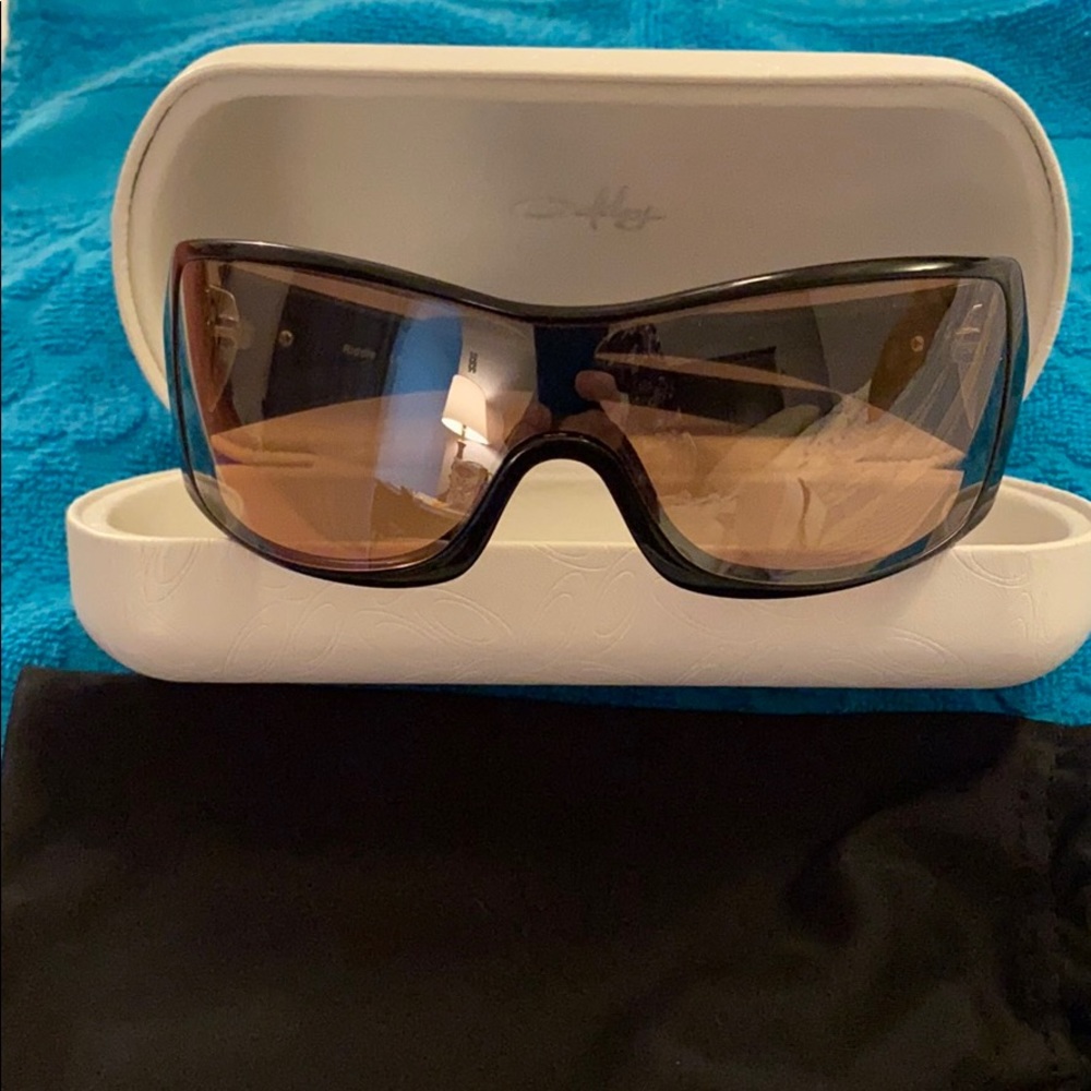 Women’s Oakley sunglasses